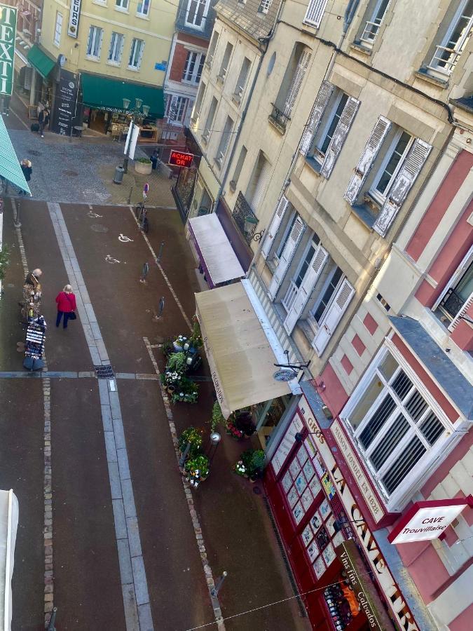 Les Mouettes De Trouville Luaran gambar